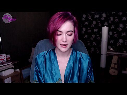 ❤️ Uweisunge iwwer d'Réck vun engem russesche Meedchen op Englesch ️ Häre Porno bei eis lb.tradewin.top ️❤